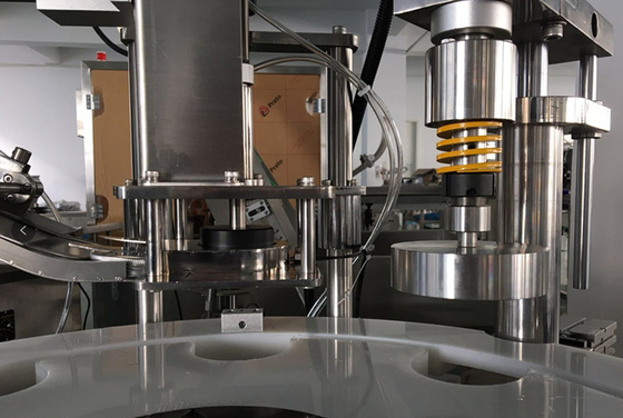 Automatic Rotary Type Glass Bottle Capping Machine SS304  2000bph