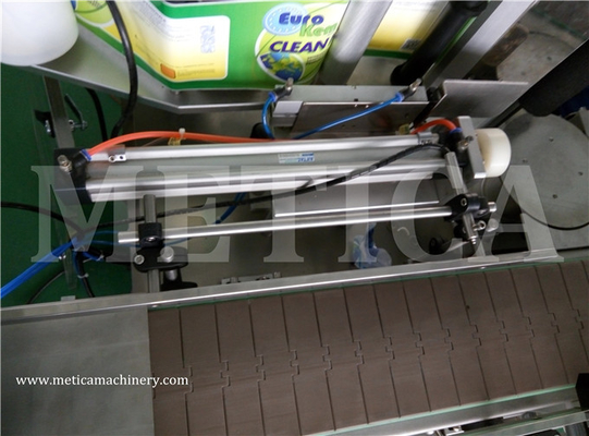 Precision Automatic Sticker Labeling Machine For Square Bottle