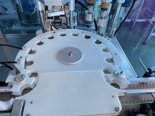 ट्विन हेड जूस बॉटल कैपिंग मशीन हाई स्पीड रोटरी